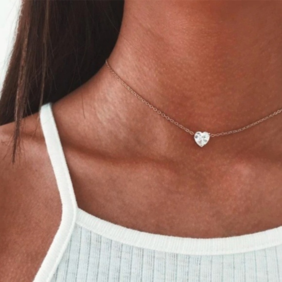 Jewelry - ❤✨NEW Dainty Choker Necklace w/ Crystal Heart✨❤